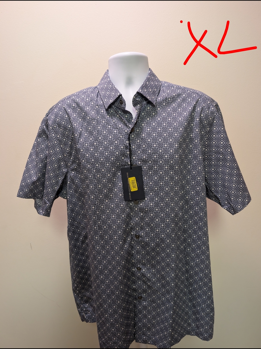 Men's Short-Sleeve Button-Down Shirt in Dark Navy Geo Print